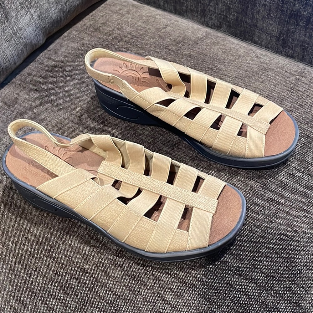 LN 10WW Easy Street So Lite Sandals